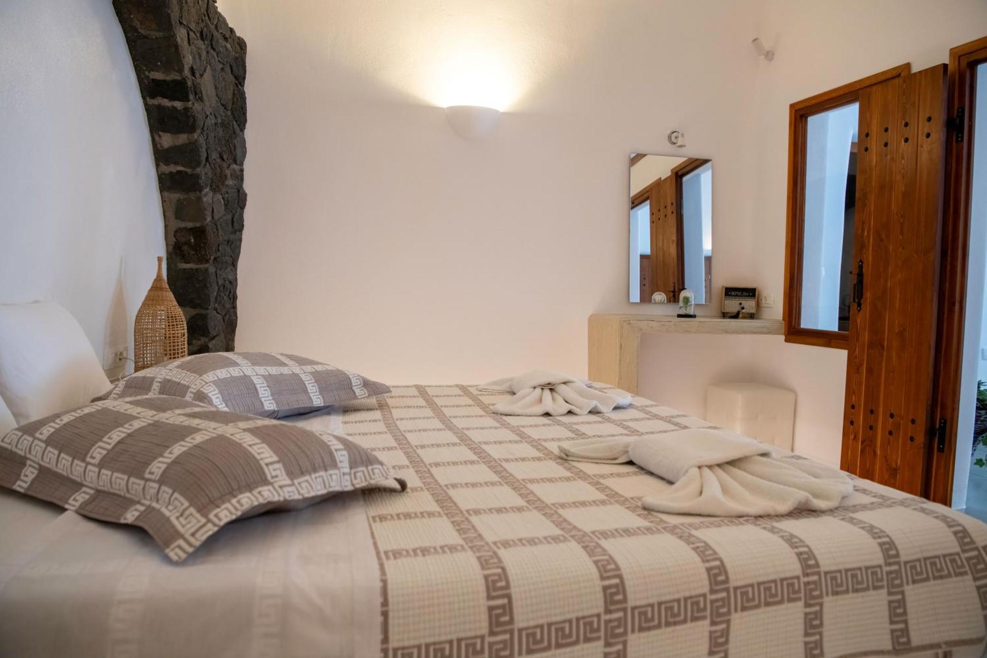 Luxe Efis Home Sea View 4 Villas & 4 Prive Jacuzzi Imerovigli  Exterior foto